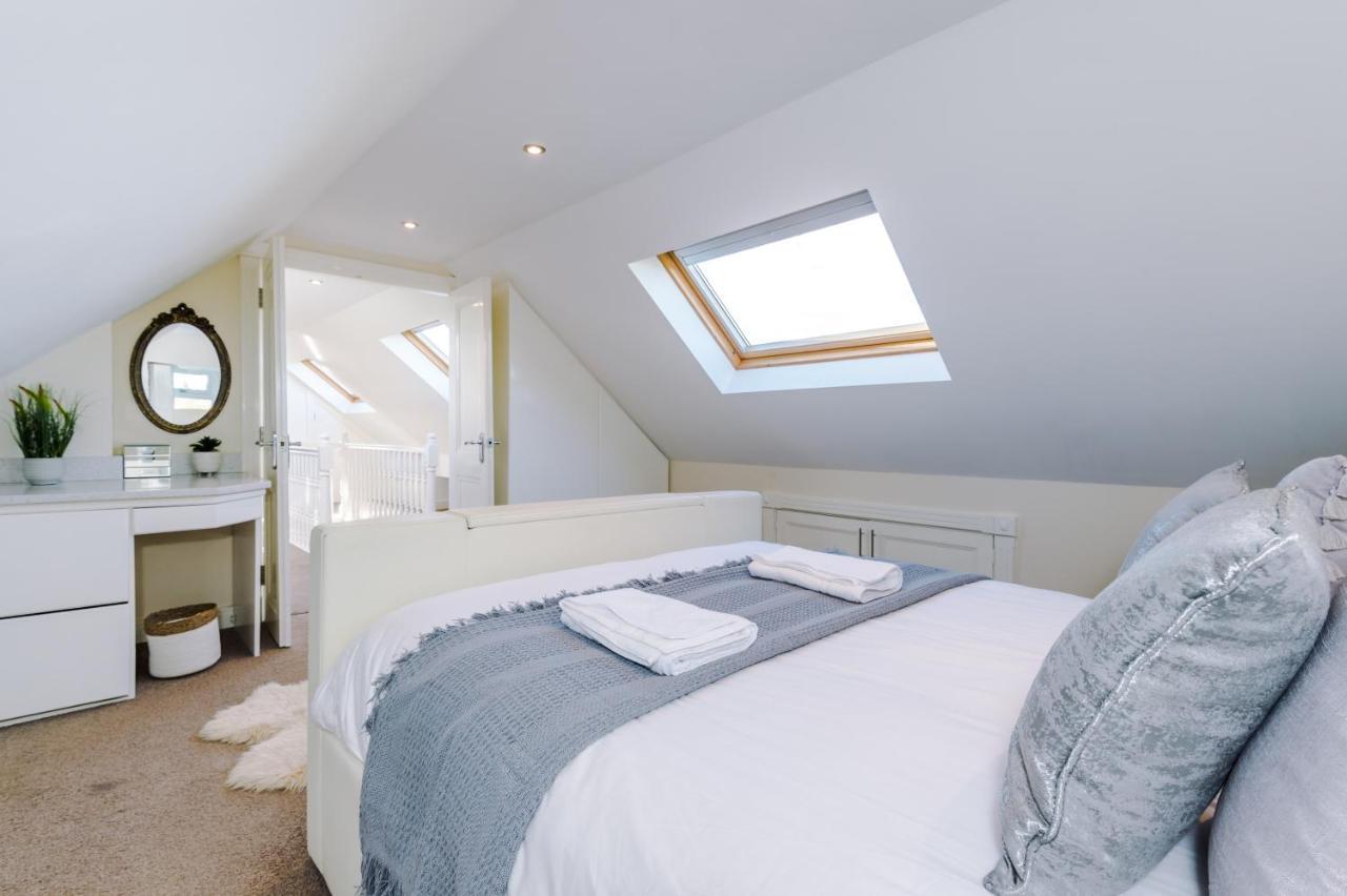 "Woodlands" By Greenstay Serviced Accommodation - Luxury 3 Bed Cottage In North Wales With Stunning Countryside Views & Parking - Close To Glan Clwyd Hospital - The Perfect Choice For Contractors, Business Travellers, Families And Groups Bodelwyddan ภายนอก รูปภาพ