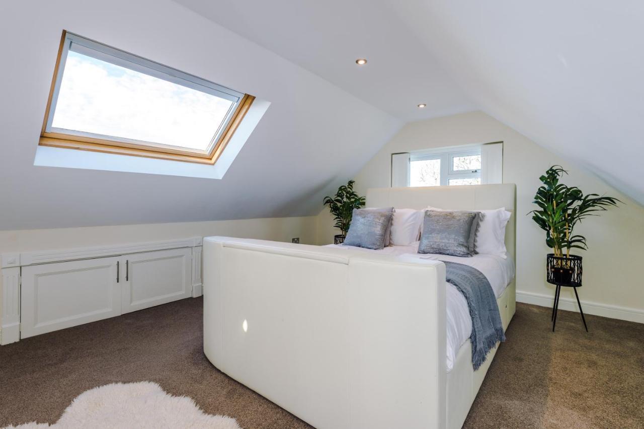 "Woodlands" By Greenstay Serviced Accommodation - Luxury 3 Bed Cottage In North Wales With Stunning Countryside Views & Parking - Close To Glan Clwyd Hospital - The Perfect Choice For Contractors, Business Travellers, Families And Groups Bodelwyddan ภายนอก รูปภาพ