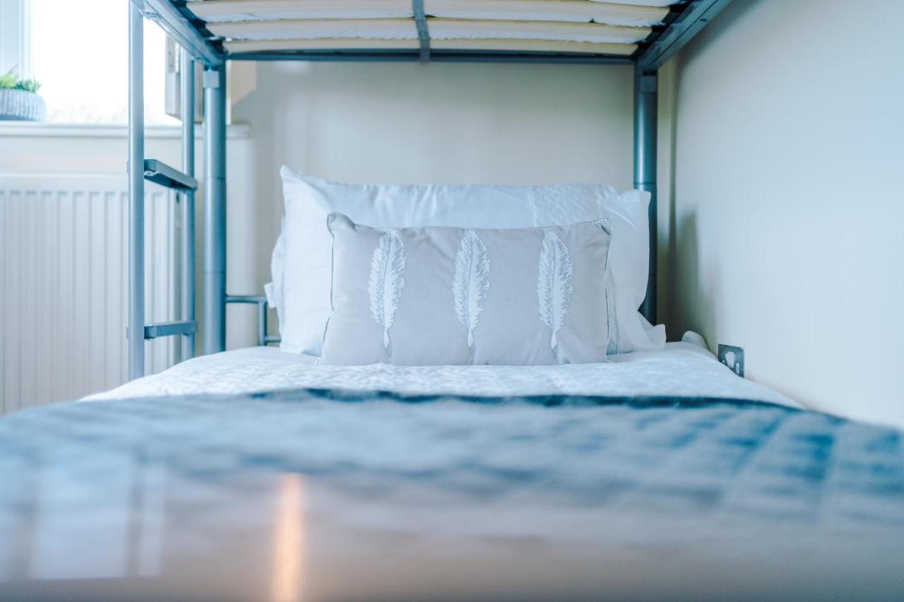 "Woodlands" By Greenstay Serviced Accommodation - Luxury 3 Bed Cottage In North Wales With Stunning Countryside Views & Parking - Close To Glan Clwyd Hospital - The Perfect Choice For Contractors, Business Travellers, Families And Groups Bodelwyddan ภายนอก รูปภาพ