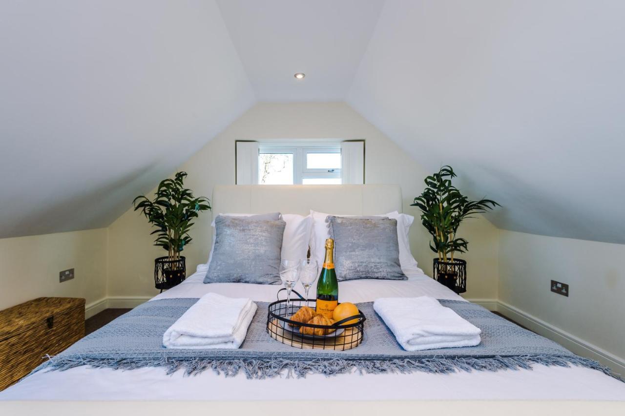 "Woodlands" By Greenstay Serviced Accommodation - Luxury 3 Bed Cottage In North Wales With Stunning Countryside Views & Parking - Close To Glan Clwyd Hospital - The Perfect Choice For Contractors, Business Travellers, Families And Groups Bodelwyddan ภายนอก รูปภาพ